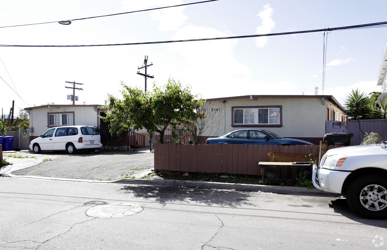 Foto del edificio - 5337-5347 Meade Ave