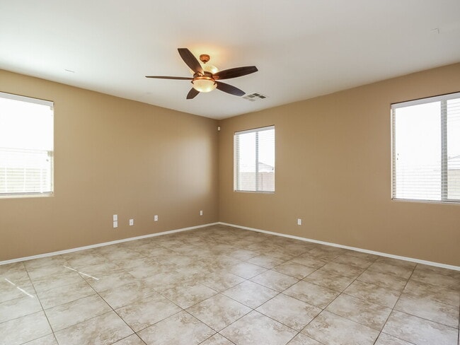 Building Photo - 7120 S 70th Dr