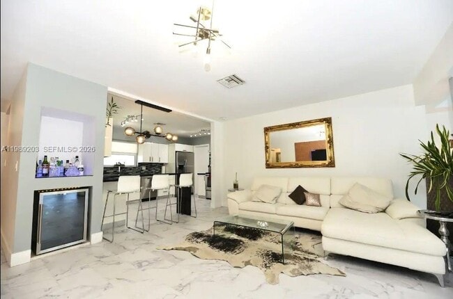 Foto del edificio - 909 N 13th Ct