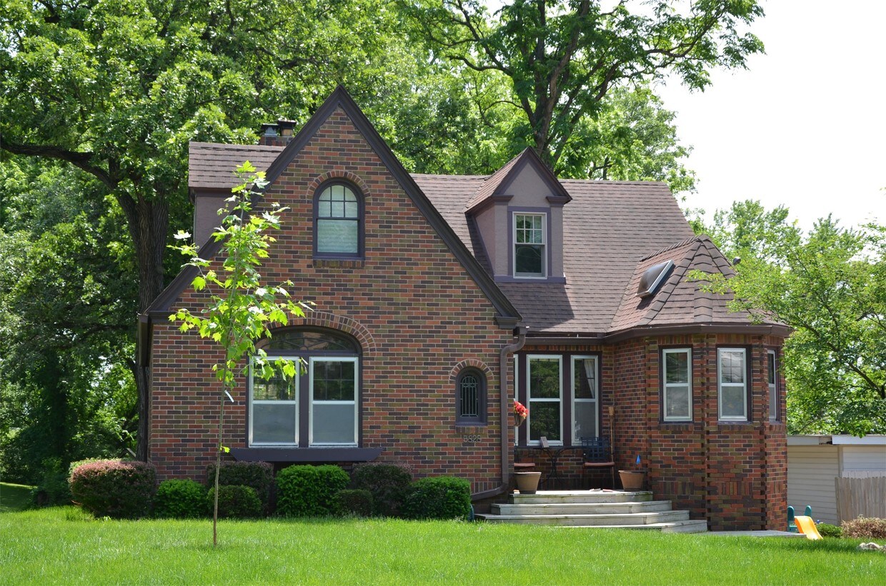 Primary Photo - 5828 Walnut Hill Ave