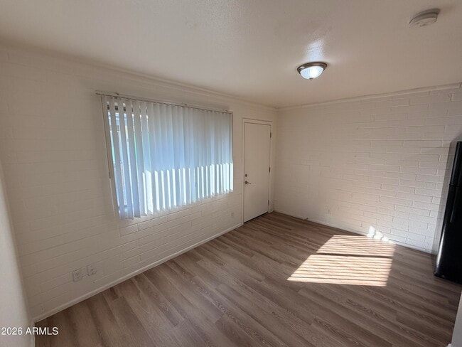 Foto del edificio - 6802 W Glendale Ave