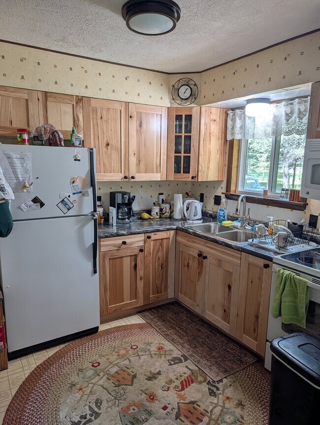 Foto del edificio - 2832 Creekview Dr