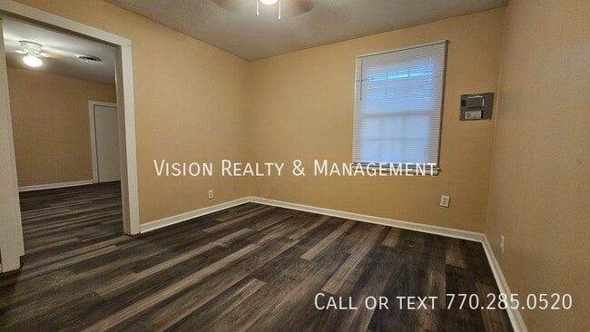 Building Photo - 1612 Lyndle Rd