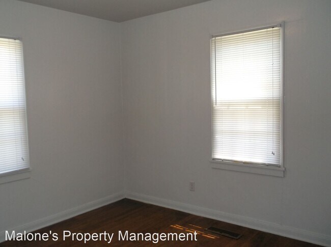 Foto del edificio - 3 br, 1 bath House - 1100 N. Myrtle Lane