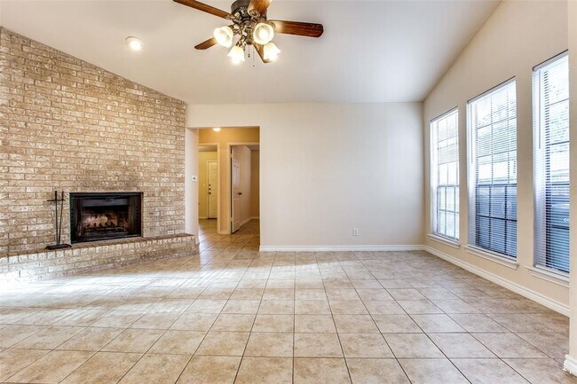 Building Photo - 8811 Clearbrook Trail