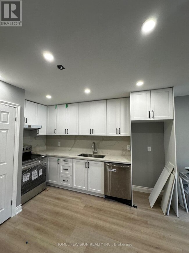 Building Photo - 2877A St Clair Ave E
