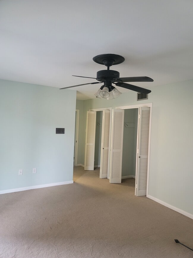 Building Photo - 4401 Heyman Ln