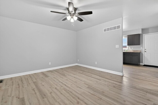 Foto del edificio - 115 Colonial Pkwy