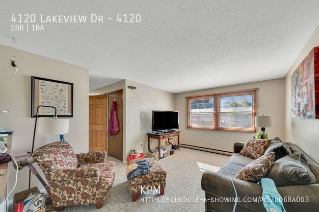 Building Photo - 4120 Lakeview Dr