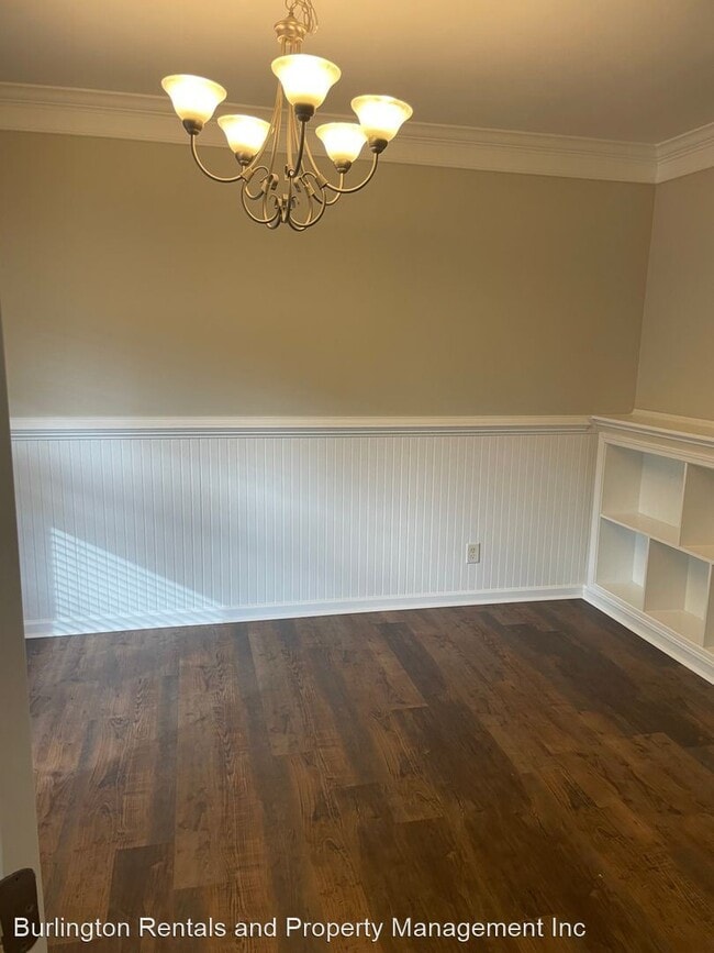 Building Photo - 4 br, 2.5 bath House - 2033 Sinclair Trace...