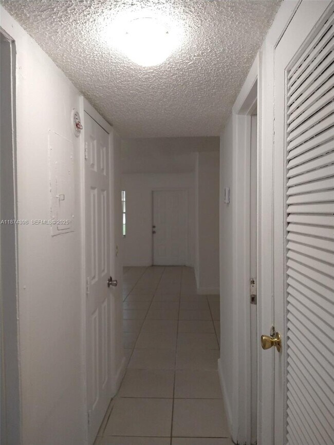 Foto del edificio - 4160 NW 21st St