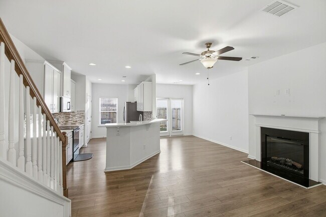 Foto del edificio - 4117 Spring Valley Cir