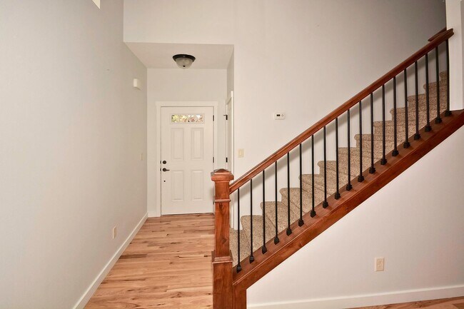 Foto del edificio - 3 Bedroom 2.5 Bathroom Home in Southeast Boise