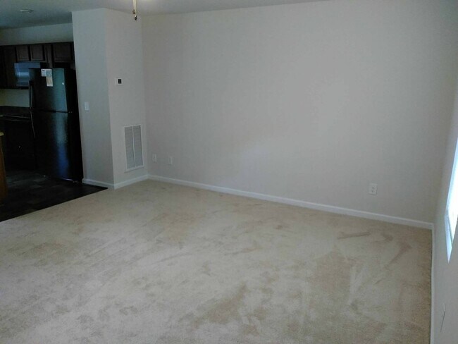 Foto del edificio - Newer Home Just Minutes From Uptown!