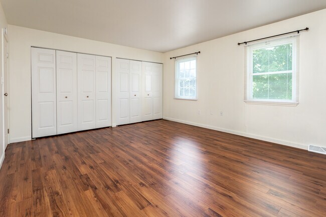 Foto del edificio - 32 Canterbury Woods St