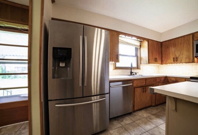 Foto del edificio - 2307 S Virginia Ave