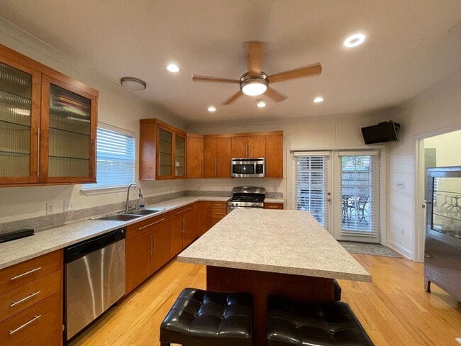Building Photo - 3 Bedroom House in Port Allen