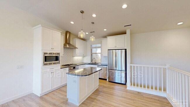 Foto del edificio - Beautiful 2 bed Home in Irvine