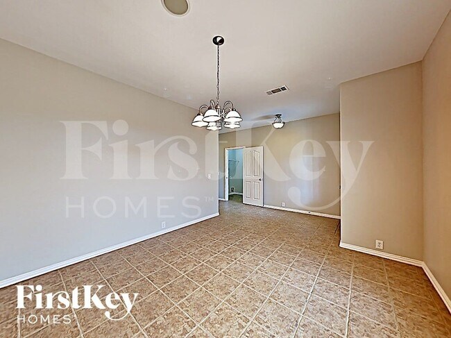 Foto del edificio - 816 Cutting Horse Dr