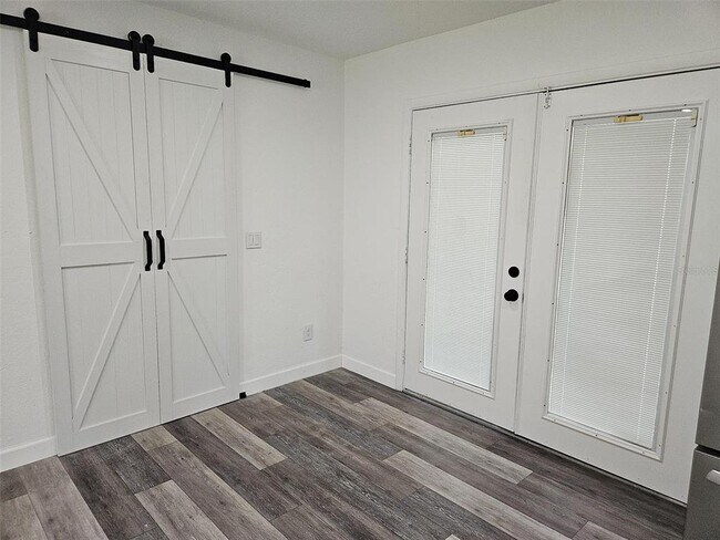 Foto del edificio - 4051 NW 19th Ave