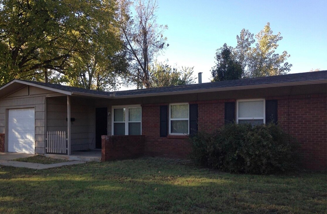 Primary Photo - 6301 NW 22nd St