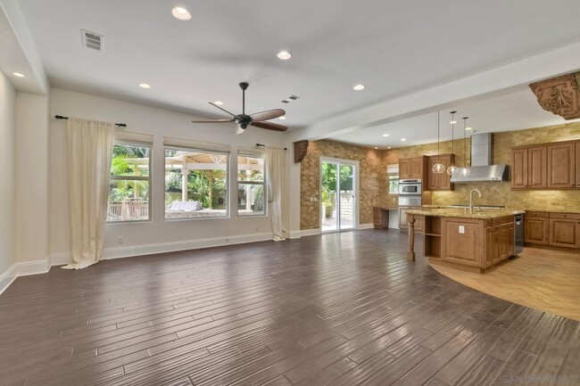 Building Photo - 10760 Cherry Hill Dr