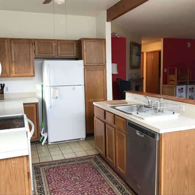 Building Photo - 3737 Landings Dr