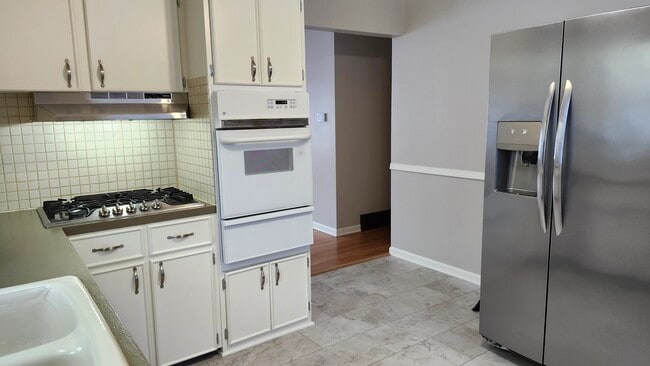 Kitchen - 3456 Flamingo Ave SW