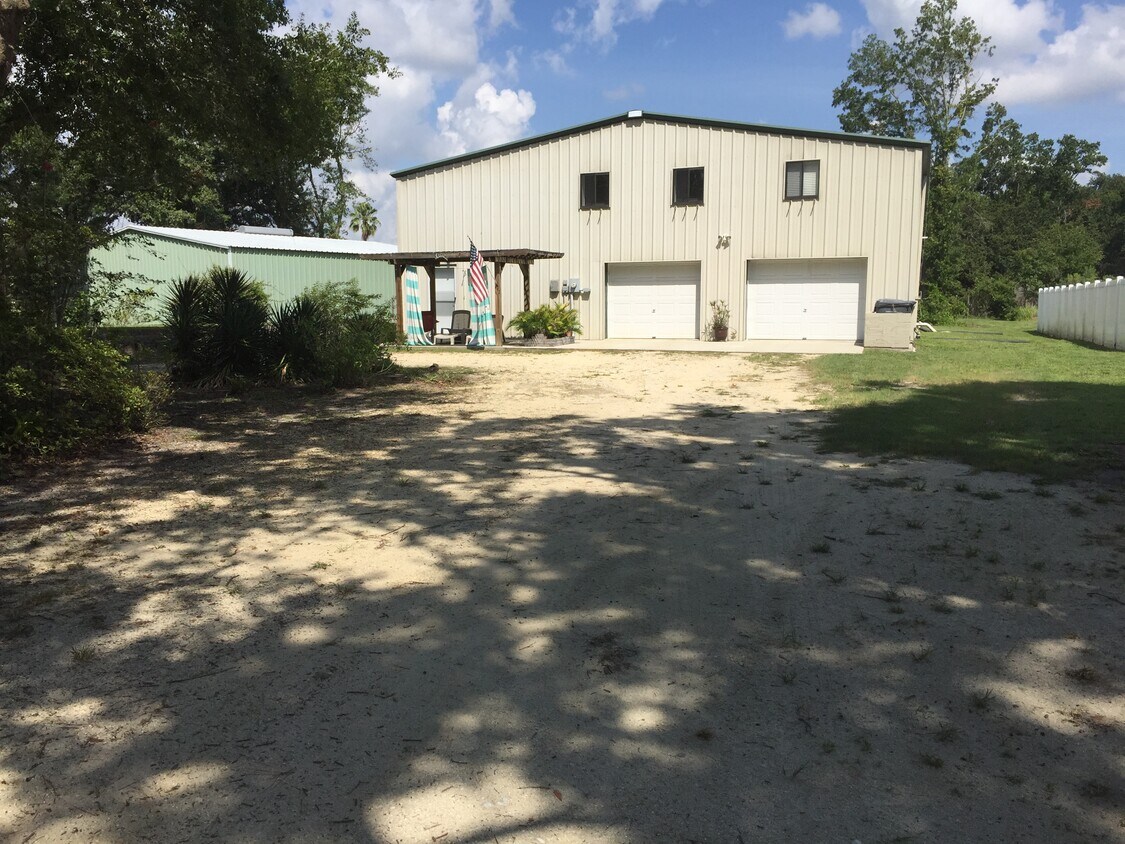 5610 Southwind Dr Unit 1, Mulberry, FL 33860 Apartments in Mulberry