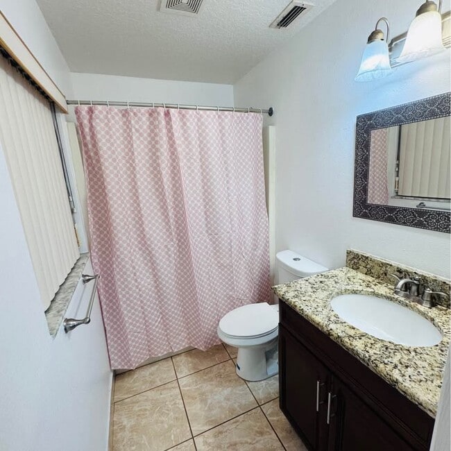 Foto del edificio - 9355 Dearmont Ave