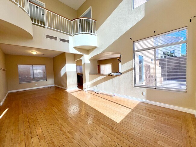 Building Photo - 4BD/2.5BA HOME ON CUL-DE-SAC W/ POOL/SPA