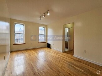 Building Photo - 707 W 171st St