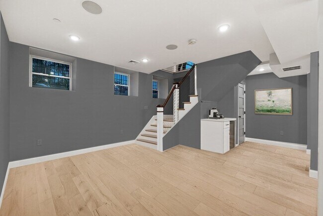 Building Photo - 375 Hyde Park Ave