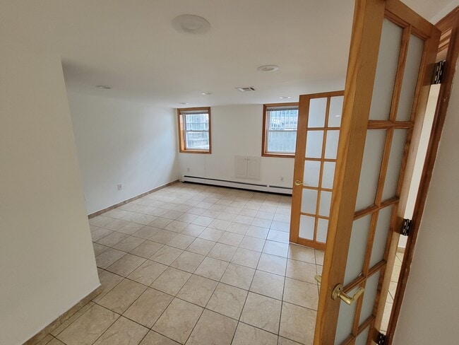 Foto del edificio - 85 Laidlaw Ave