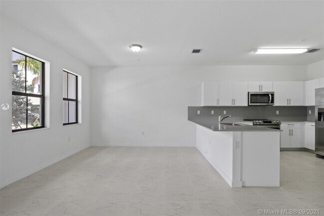 Building Photo - 15540 SW 136th St