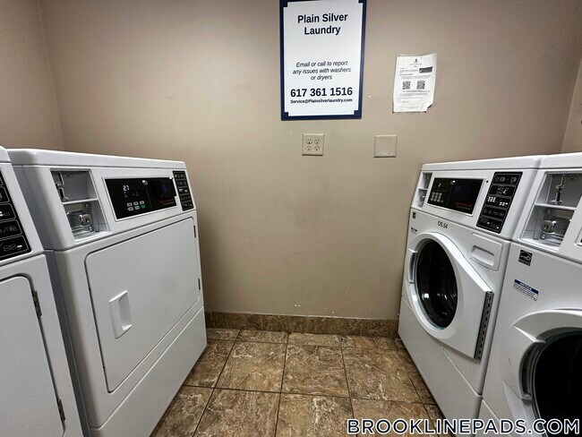 Building Photo - 1243 Beacon St