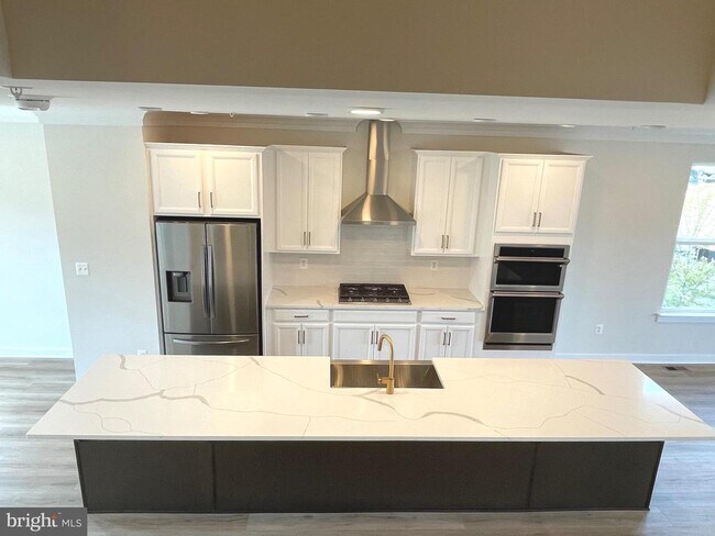 Building Photo - 624 Glenn Lk Dr