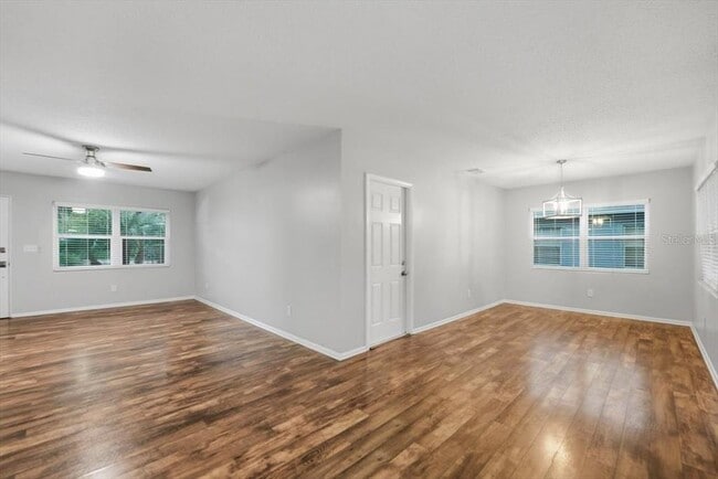 Foto del edificio - 1826 Pineview Cir