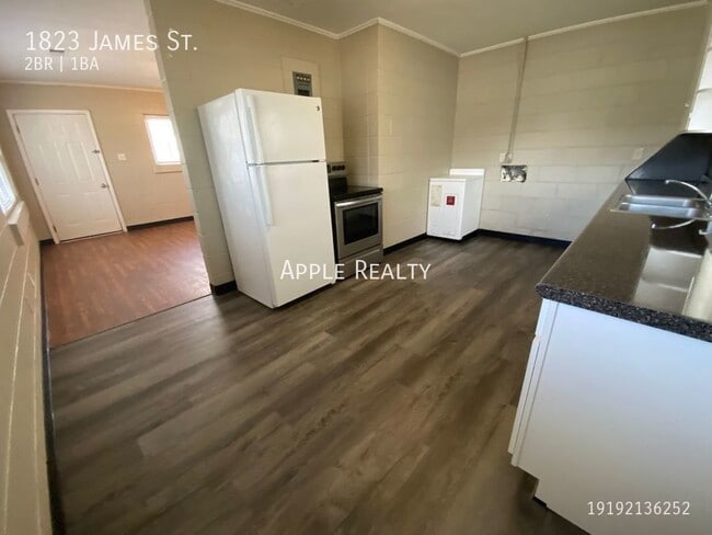 Building Photo - 1823 James St. - Ready Mid May