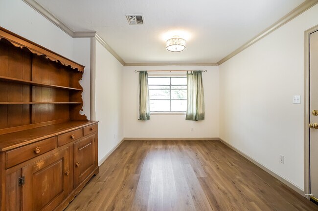 Foto del edificio - 6500 Lockhurst Dr