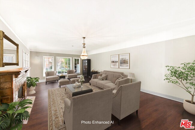 Foto del edificio - 401 N McCadden Pl