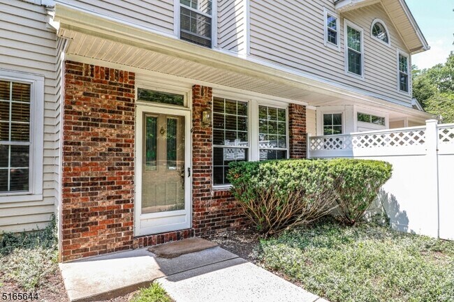 Foto del edificio - 4 Mallard Ln