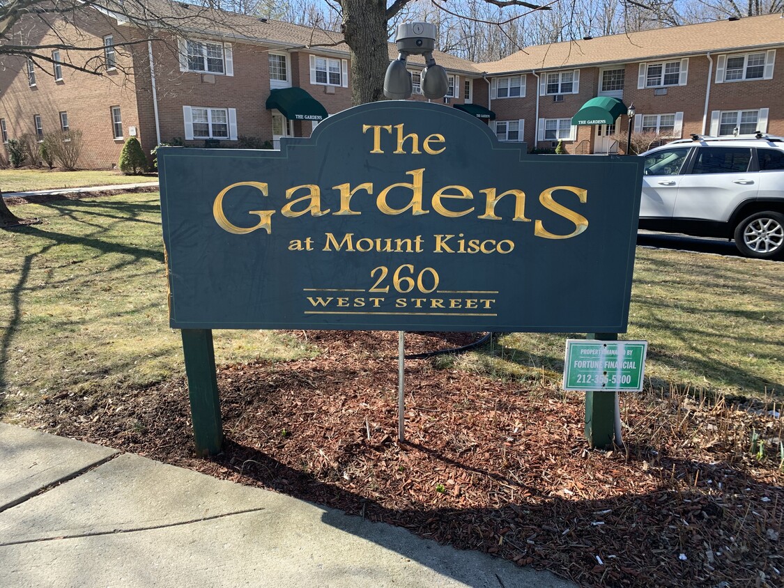 The Gardens - 260 West St