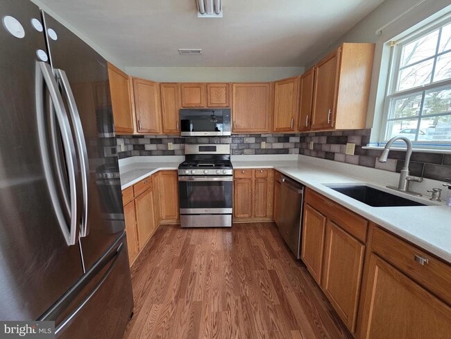 Building Photo - 347 Glenn Rose Cir