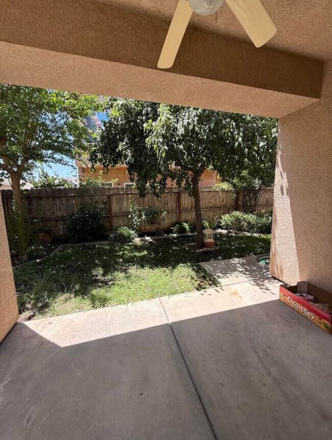Building Photo - 688 Century Ln