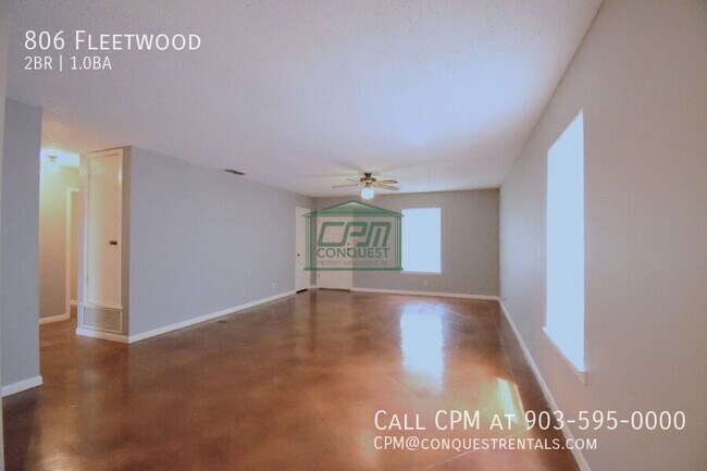 Foto del edificio - 806 Fleetwood-