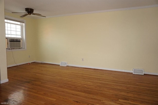 Building Photo - 1 br, 1 bath Condo - 905 Morton St # 2