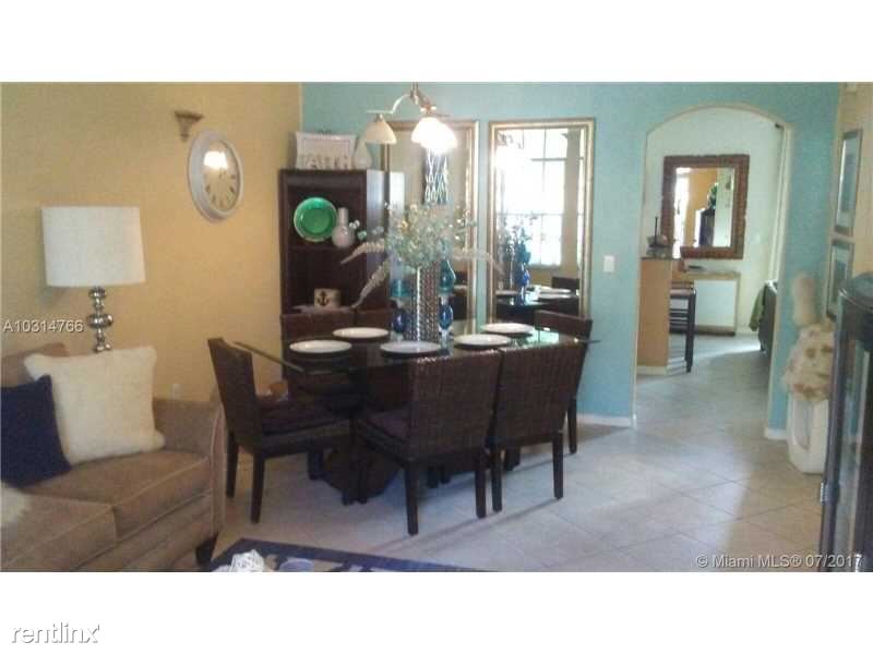 Foto principal - 8440 SW 29th St