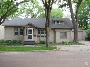 Building Photo - 1016 W 27th St