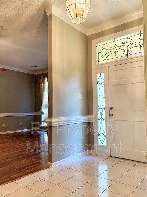 Building Photo - 2319 Brannick Dr